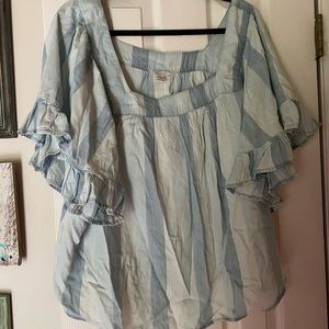 Blue/white 3x blouse with bell sleeves